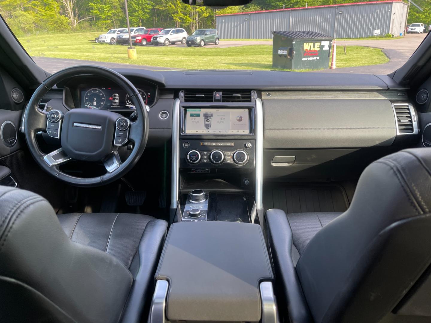 2018 Blue /Black Land Rover Discovery HSE (SALRR2RV5JA) with an 3.0L V6 DOHC 24V Supercharged engine, 8A transmission, located at 11115 Chardon Rd. , Chardon, OH, 44024, (440) 214-9705, 41.580246, -81.241943 - Photo#47